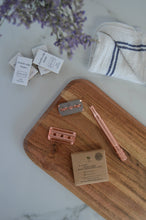 Load image into Gallery viewer, SAFETY RAZOR REFILL BLADES / PACK OF 20