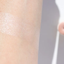 Load image into Gallery viewer, ROSE QUARTZ HIGHLIGHTER STICK / RIVER ORGANICS