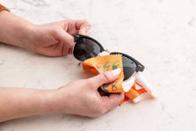 Load image into Gallery viewer, EYE GLASSES CLEANING CLOTH