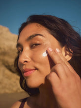 Load image into Gallery viewer, UTU ADVANCED SUNSCREEN SPF 30