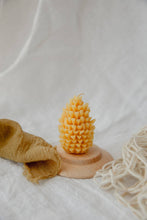 Load image into Gallery viewer, HOLIDAY BEESWAX CANDLE