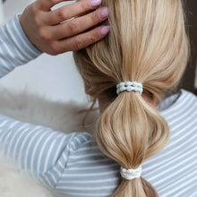 Load image into Gallery viewer, PEARL HAIR TIES / KOSHOO