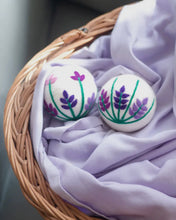 Load image into Gallery viewer, WOOL DRYER BALL