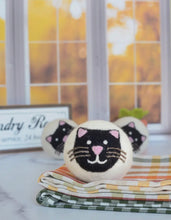 Load image into Gallery viewer, WOOL DRYER BALL