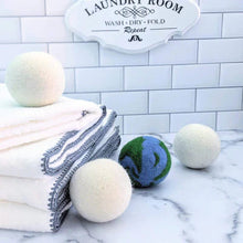 Load image into Gallery viewer, WOOL DRYER BALL