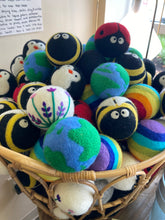 Load image into Gallery viewer, WOOL DRYER BALL