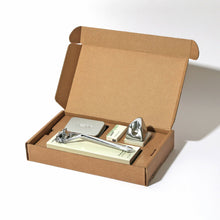 Load image into Gallery viewer, LEAF TRIPLE-BLADE PIVOTING HEAD SHAVING RAZOR KIT (PRE-BOXED)