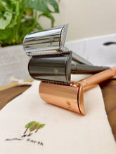 Load image into Gallery viewer, REUSABLE DOUBLE EDGE SAFETY RAZOR / SILVER