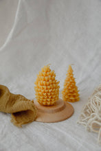 Load image into Gallery viewer, HOLIDAY BEESWAX CANDLE