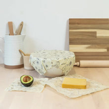 Load image into Gallery viewer, REUSABLE BEESWAX FOOD WRAP