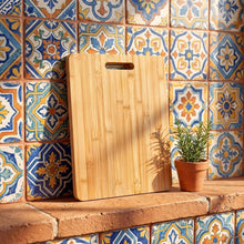 Load image into Gallery viewer, 16" BAMBOO CUTTING BOARD WITH HANDLE

