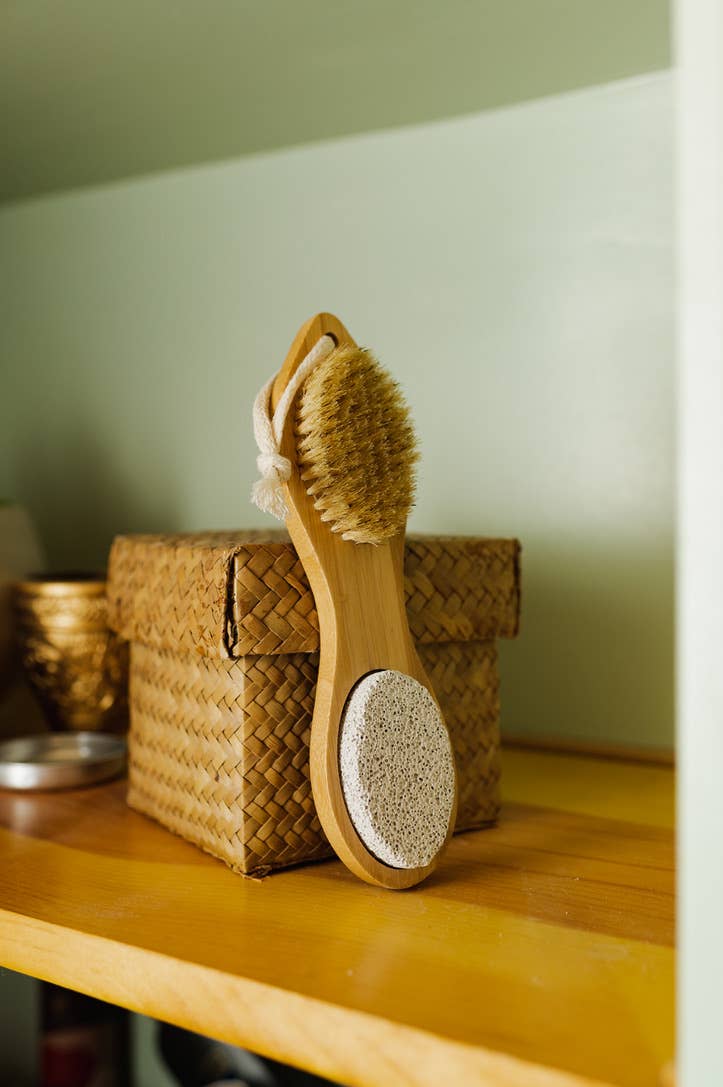 BAMBOO EXFOLIATING PEDICURE TOOL