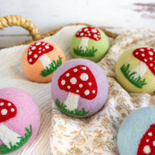 Load image into Gallery viewer, WOOL DRYER BALL
