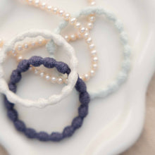 Load image into Gallery viewer, PEARL HAIR TIES / KOSHOO
