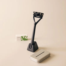 Load image into Gallery viewer, LEAF TRIPLE-BLADE PIVOTING HEAD SHAVING RAZOR KIT (PRE-BOXED)
