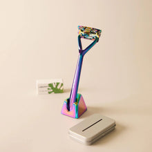 Load image into Gallery viewer, LEAF TRIPLE-BLADE PIVOTING HEAD SHAVING RAZOR KIT (PRE-BOXED)
