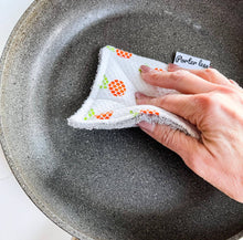Load image into Gallery viewer, WASHABLE REUSABLE SPONGE / PORTER LEE'S / SURPRISE PRINT
